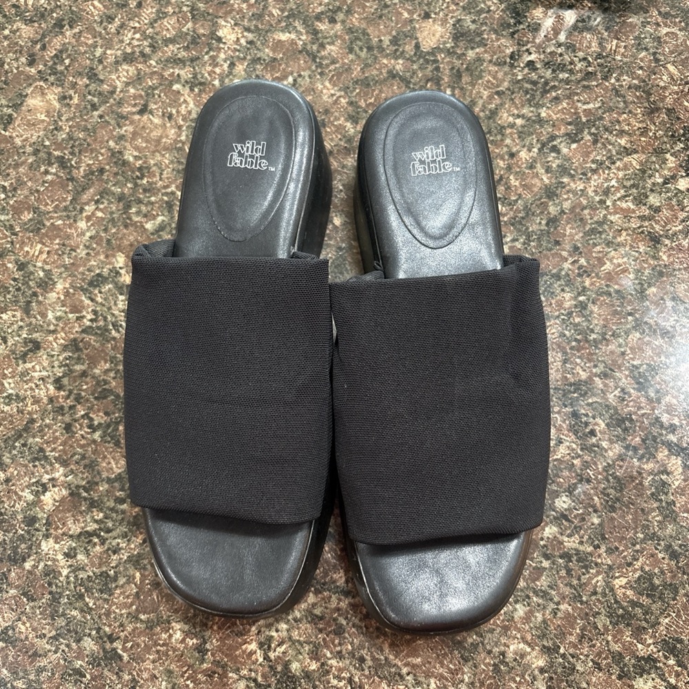 Wild Fable Black Open-Toe Slides